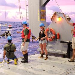 Giovannoni lab performs research off of a boat