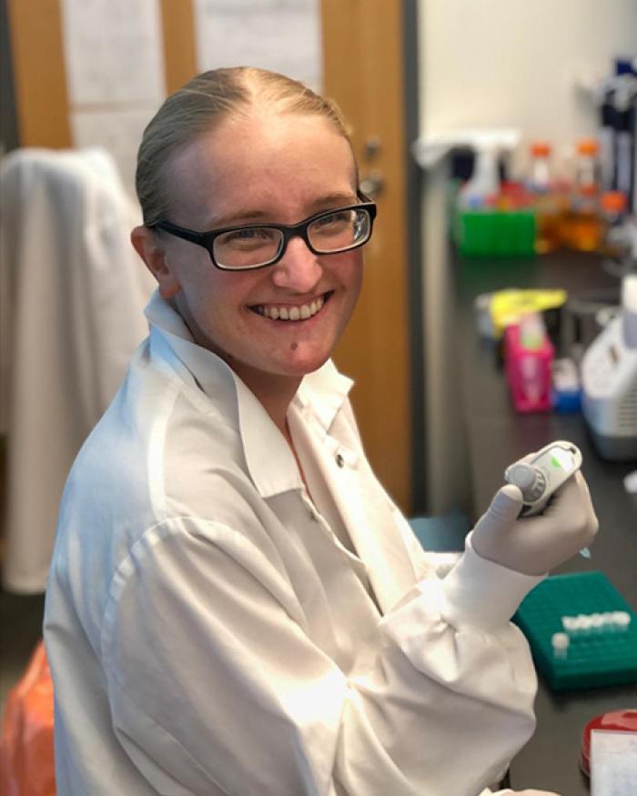 Hannah Rowe working in the lab.